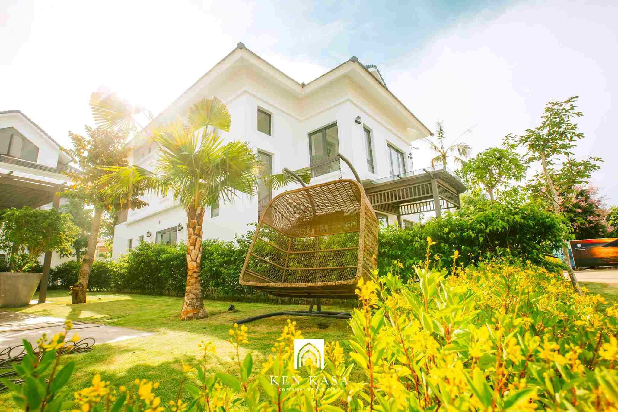 Ph&ograve;ng Deluxe Garden View tại Sunset Sanato Resort & Villas Ph&uacute; Quốc